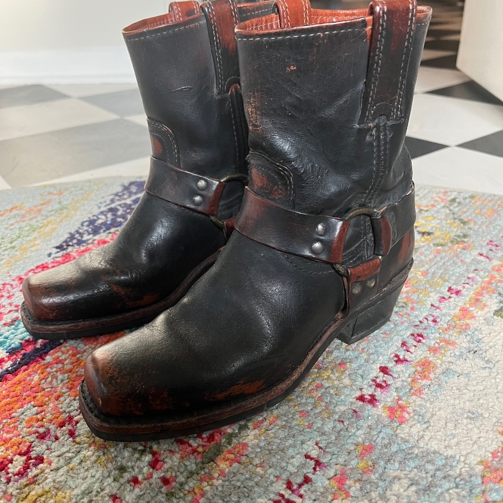 Frye Harness 7.5 Boots